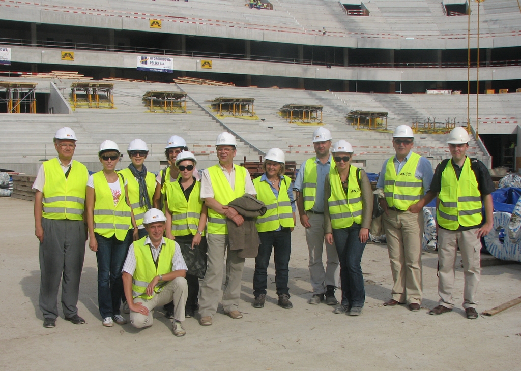 Przedstawiciele PKN podczas wizyty na Stadionie Narodowym                          