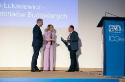 Wręczenie nagrody PKN Kompas Normalizacji dla przedstawiciela Sieci Badawczej Łukasiewicz – Instytut Ceramiki i Materiałów Budowlanych