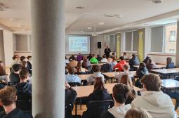 Foto 4 Zygmunt Niechoda rozpoczyna wykład