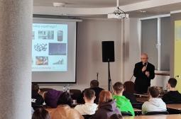 Foto 5 Zygmunt Niechoda prowadzi wykład
